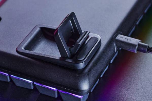 Three adjustable keyboard angles and detachable USB-C cable