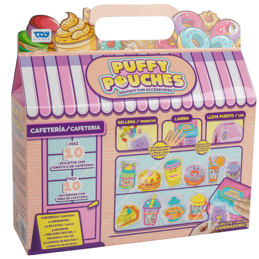 "סט יצירה Puffy Pouches במהדורת 'בית קפה', המאפשר לילדים לעצב ולייצר נרתיקים תפוחים ומעוצבים בהשראת עולם המשקאות והמאפים הריחניים.