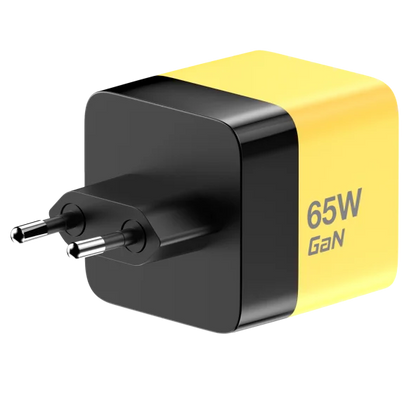 מטען קיר עם כבל נשלף MWC65RC מבית MIRACASE
