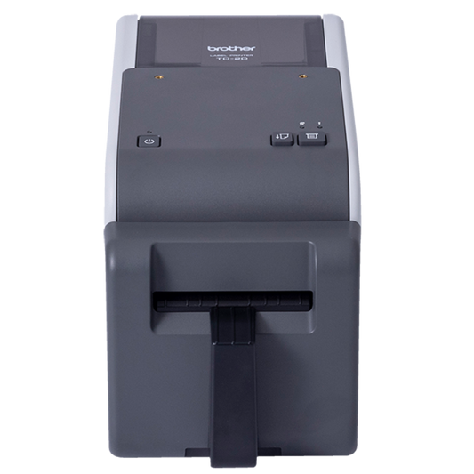 מדפסת מדבקות שולחנית Brother TD-2320DFC (רוחב 2 אינץ') בטכנולוגיית Linerless, המציעה פתרון הדפסה חכם, אקולוגי וחסכוני ללא נייר גב, המותאם לסביבות עבודה דינמיות