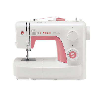 "מכונת תפירה Singer Simple 3210 בלבן, המציעה פתרון קומפקטי וידידותי למשתמש עבור תיקוני בגדים ופרויקטים בסיסיים של תפירה ביתית.