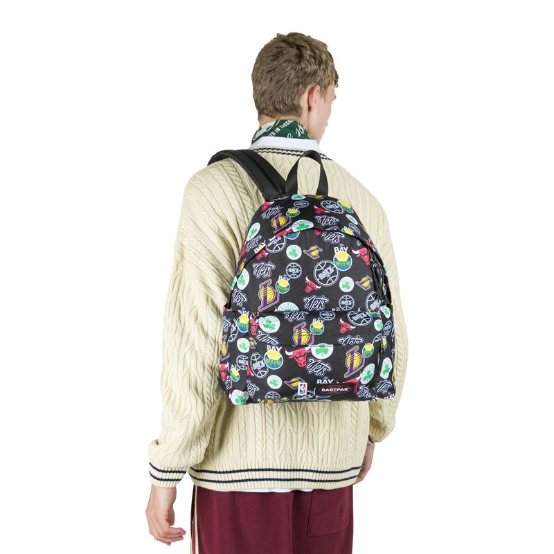 תיק גב NBA Teampattern Day Pak'r Eastpak