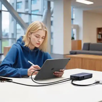 סוללת גיבוי 20000mah 45w עם כבל מובנה שחור Ugreen