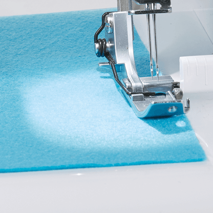 מכונת תפירה Brother 2104D Overlocker-White