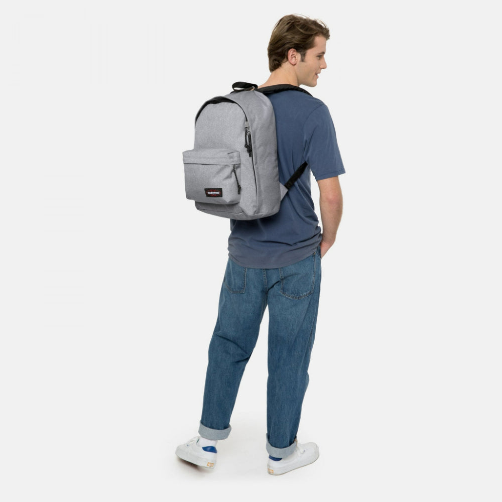 תיק-גב-eastpak-דגם-out-of-office