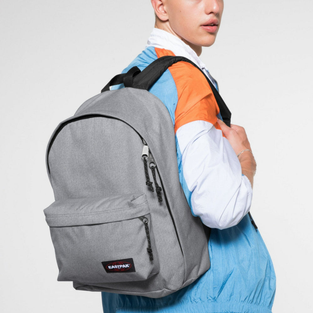 תיק-גב-eastpak-דגם-out-of-office