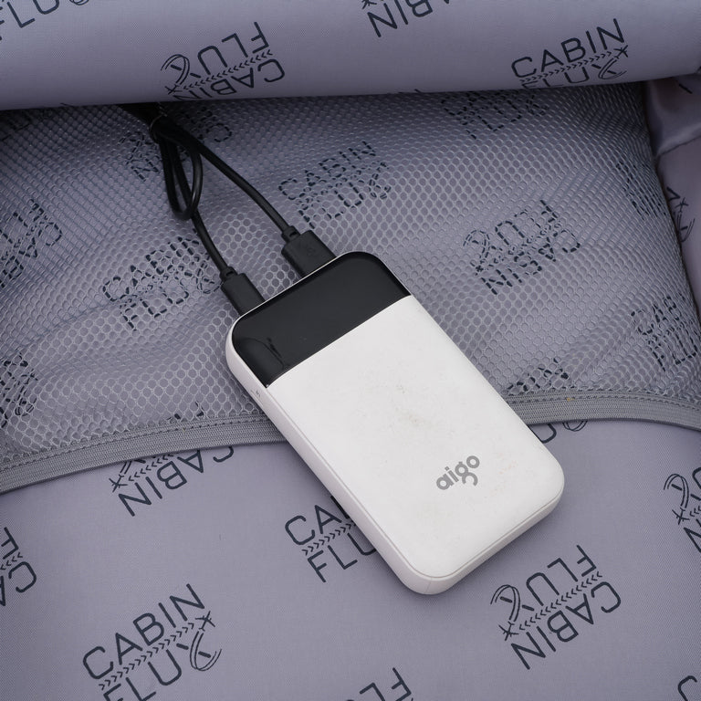 תיק עלייה למטוס ICONIC מתרחב שחור CABIN FLUX