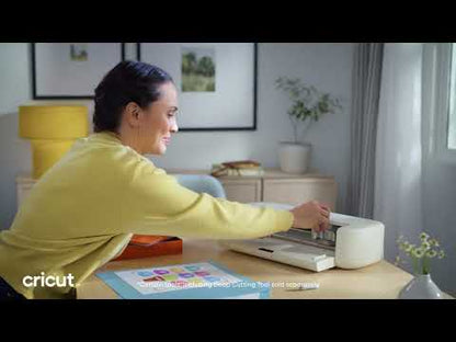 באנדל מכונה ואביזרים - Cricut Explore 5 + Essentials Bundle